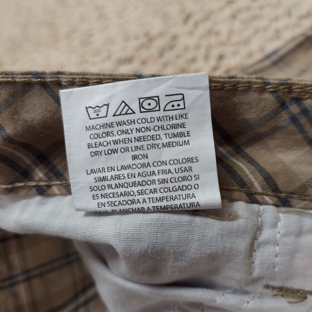 WRANGLER Cargo Shorts Men Size 36 Brown Plaid 10" Inseam Pre-Loved Slight Damage - Picture 8 of 12